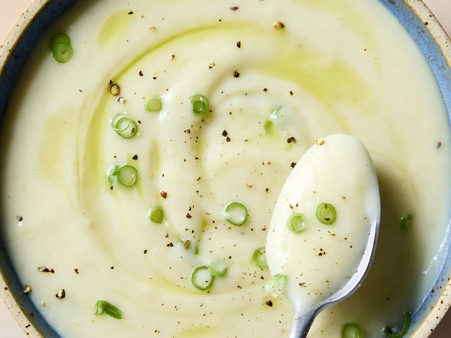 k_Photo_Recipes_2024-01-potato-leek-soup_potato-leek-soup-0653-edit