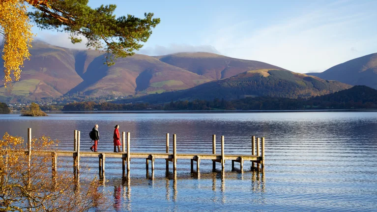 on-the-shore-borrowdale-and-derwent-water-1518851