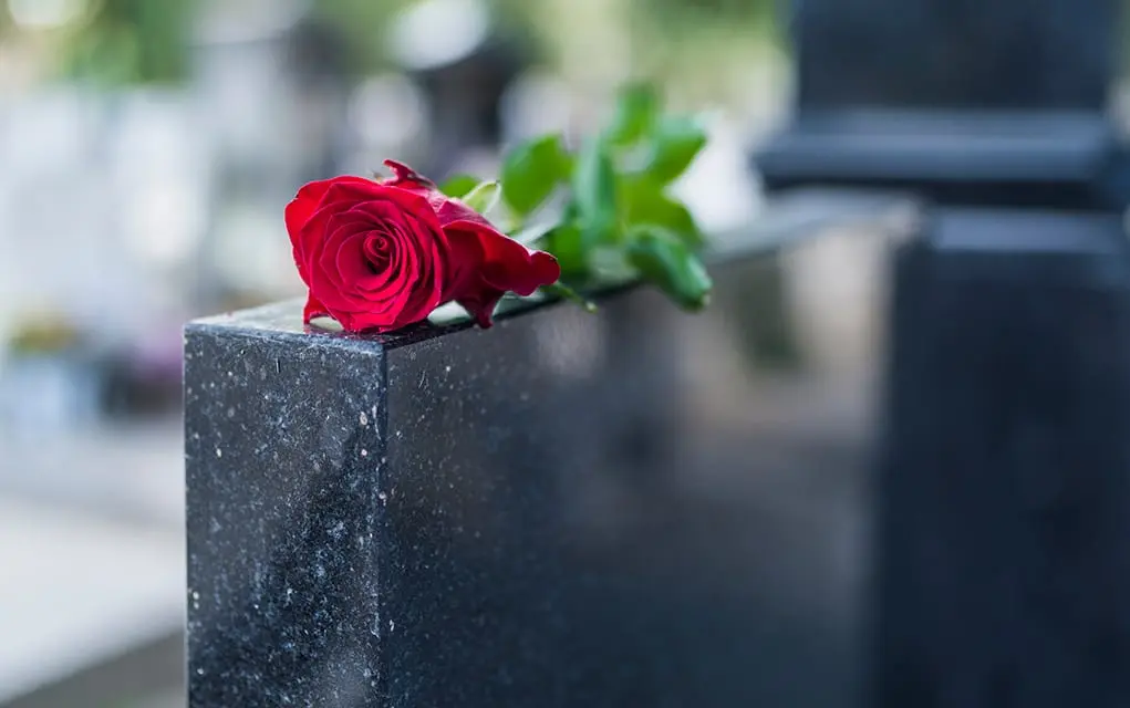 19_0506_DISCIPLESHIP_How-to-Waste-Your-Life-Beautifully_1021x640