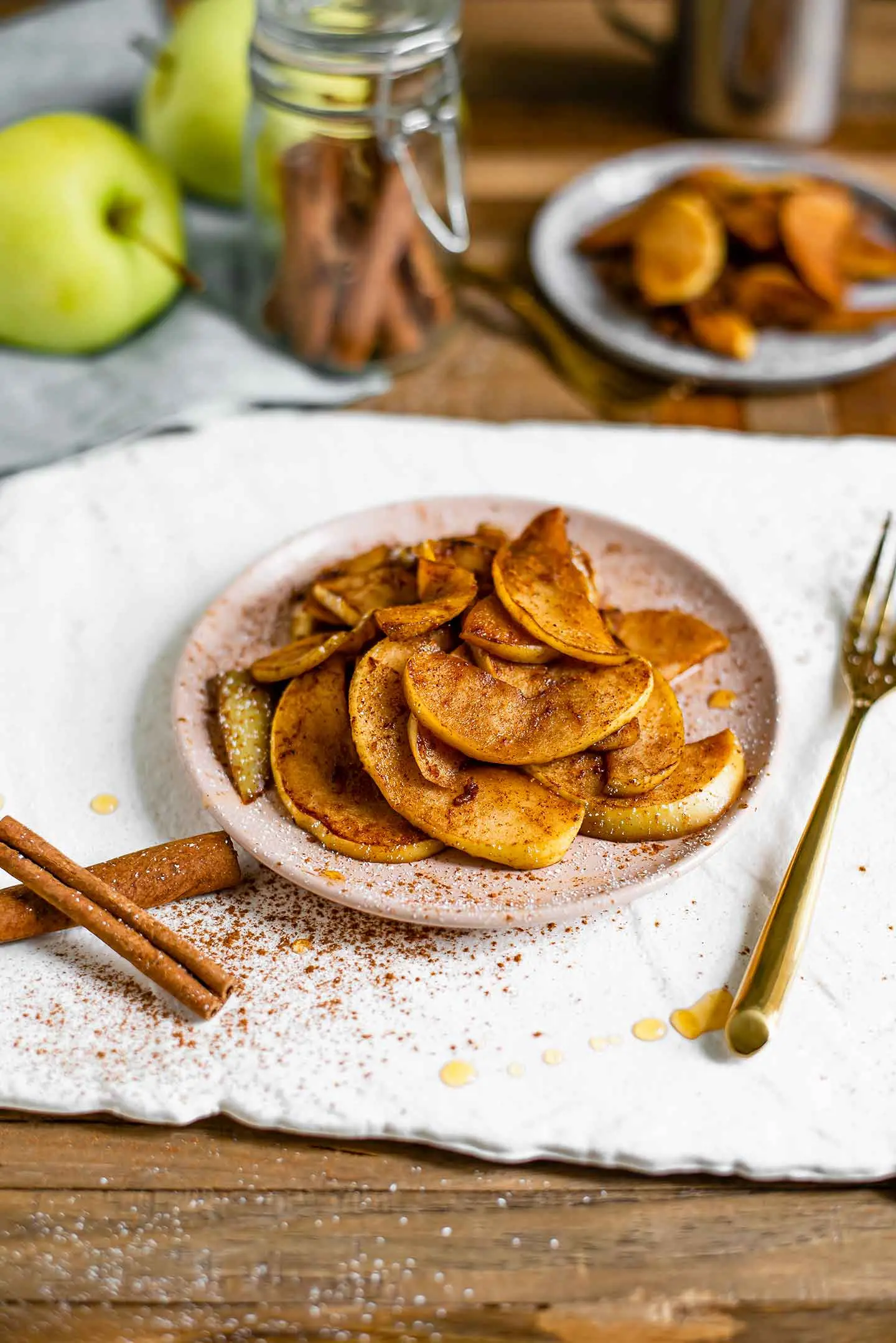 The-Best-Warm-Cinnamon-Apples-FEATURED