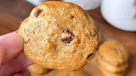 فیلم/ طرز تهیه کوکی خرما بدون آرد و شکر + ایده ای نو و خوشمزه