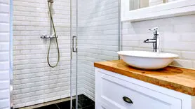 ۱۱ ترفند شگفت‌انگیز برای تمیزکاری سریع و آسان حمام در خانه‌تکانی