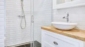 ۱۱ ترفند شگفت‌انگیز برای تمیزکاری سریع و آسان حمام در خانه‌تکانی