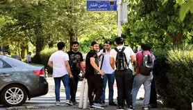 دختران نوجوان ظاهر خود را با چه کسانی مقایسه می کنند؟