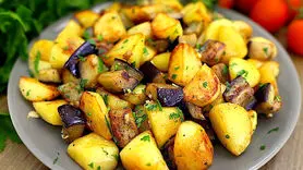 فیلم/ طرز تهیه خوشمزه ترین خوراک با سیب زمینی و بادمجان + فوری و ارزان