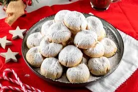 طرز تهیه کورابیدس شیرینی بادام و کره یونانی 