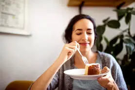 نشانه های اعتیاد به قند و چگونگی ترک آن
