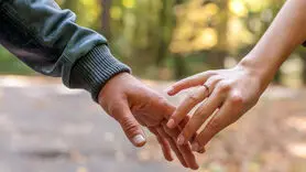 آغازگر رابطه عاشقانه زنان هستند یا مردان؟
