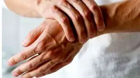 ۷ نوشیدنی خانگی برای کاهش درد مفاصل