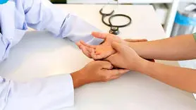 علائم روی دست نشانه این بیماری است