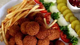 فیلم/ طرز تهیه فلافل عربی به سبک لبنانی ها + ارزان و فوری