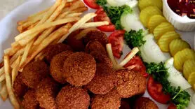 فیلم/ طرز تهیه فلافل عربی به سبک لبنانی ها + ارزان و فوری