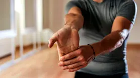 کاهش درد مچ دست با تمرینات خانگی/ راهکارهای علمی فیزیوتراپ امریکایی
