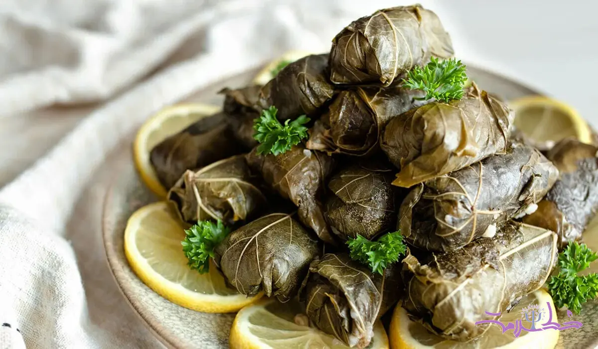 طرز تهیه دلمه برگ مو با تمام ترفندها 
