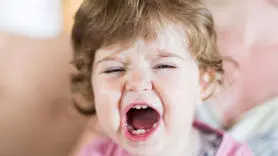 مشکل روانی کودکانی که جیغ می زنند، مو می کشند و نیشگون می گیرند؟ 