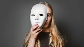 این تست نشان می دهد شخصیت نمایشی دارید یا نه؟ + علائم و روش کنترل / تست شخصیت 