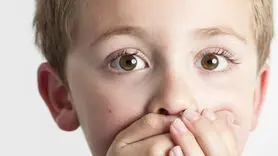 رفتار مناسب با کودک خجالتی چگونه است؟