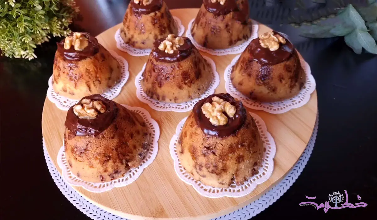 فیلم/ نحوه تهیه کیک وانیلی با فیلینگ شکلاتی برای عید و افطار + ساده و ارزان