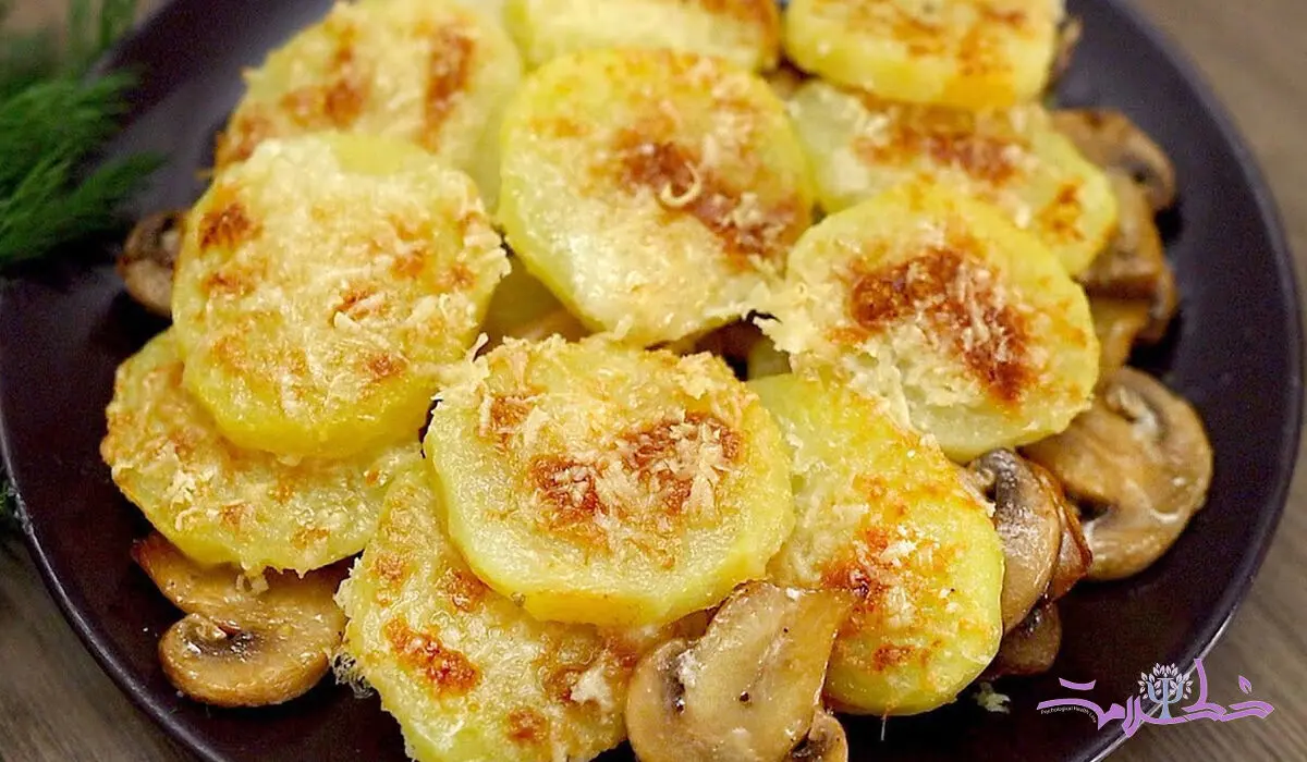 فیلم/ طرز تهیه سوفله سیب زمینی و قارچ خوشمزه و فوری+ ارزان بدون گوشت