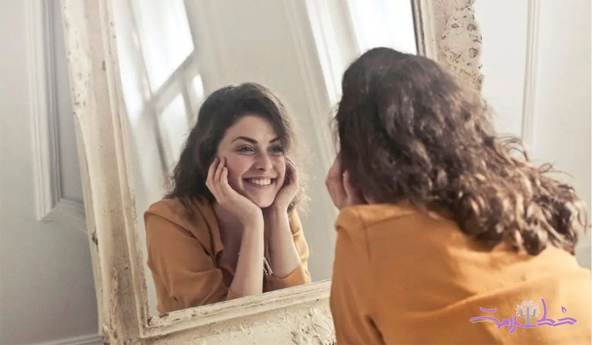 معجزه 5 ثانیه لبخند زدن در آینه در زندگی شما