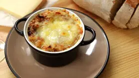 فیلم/ طرز تهیه سوپ پیاز  به سبک فرانسوی ها + فوری و اقتصادی برای روز های سرد