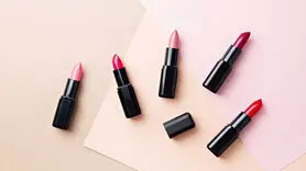 کدام رنگ رژ لب سمی تر است؟