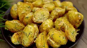 فیلم/ طرز تهیه سیب زمینی با سس خامه ای و شوید + ارزان، خوشمزه و بدون گوشت