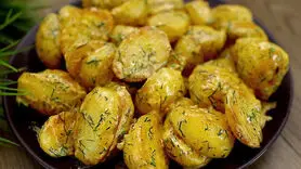 فیلم/ طرز تهیه سیب زمینی با سس خامه ای و شوید + ارزان، خوشمزه و بدون گوشت