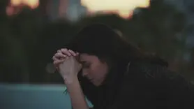 چرا برخی افراد همیشه نق می زنند / دلایل روانی را بشناسید 