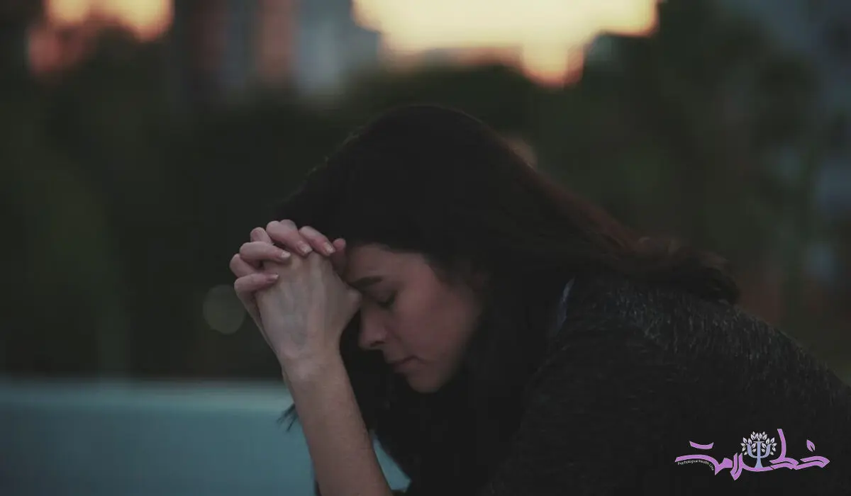 چرا برخی افراد همیشه نق می زنند / دلایل روانی را بشناسید 