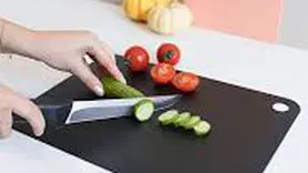 چرا باید استفاده از تخته گوشت پلاستیکی را متوقف کنید؟