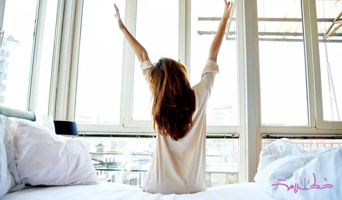 ۸ عادت شبانه که خواب شما را نابود می‌کند و صبح‌ها شما را مثل زامبی بیدار می‌کند!