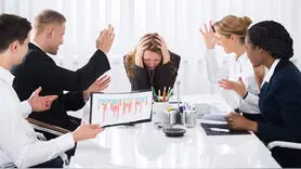 فیلم / چه رفتارهایی نشان می دهد با شما قلدری می کنند ؟ + لیست روانشناسان را ببینید و تمحل نکنید