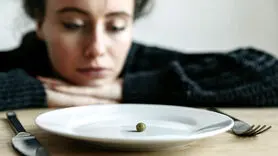 بی اشتهایی عصبی با این نشانه ها می آید+ هم جسمانی و هم روانی 