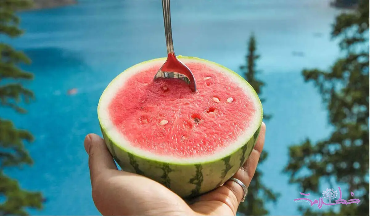 خوردن هندوانه برای همه خوب نیست / بهترین و بدترین زمان خوردن هندوانه
