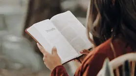 چرا خواندن از روی کتاب به نفع تان است؟