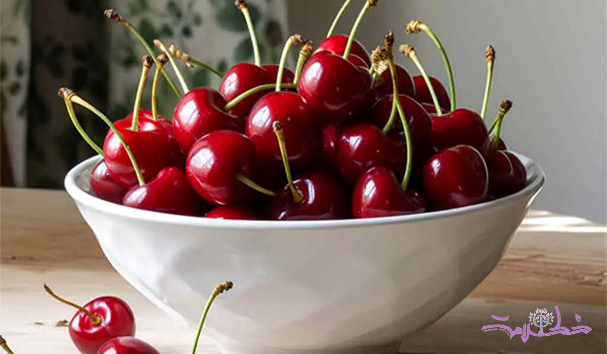 خوردن گیلاس برای چه افرادی خوب نیست؟