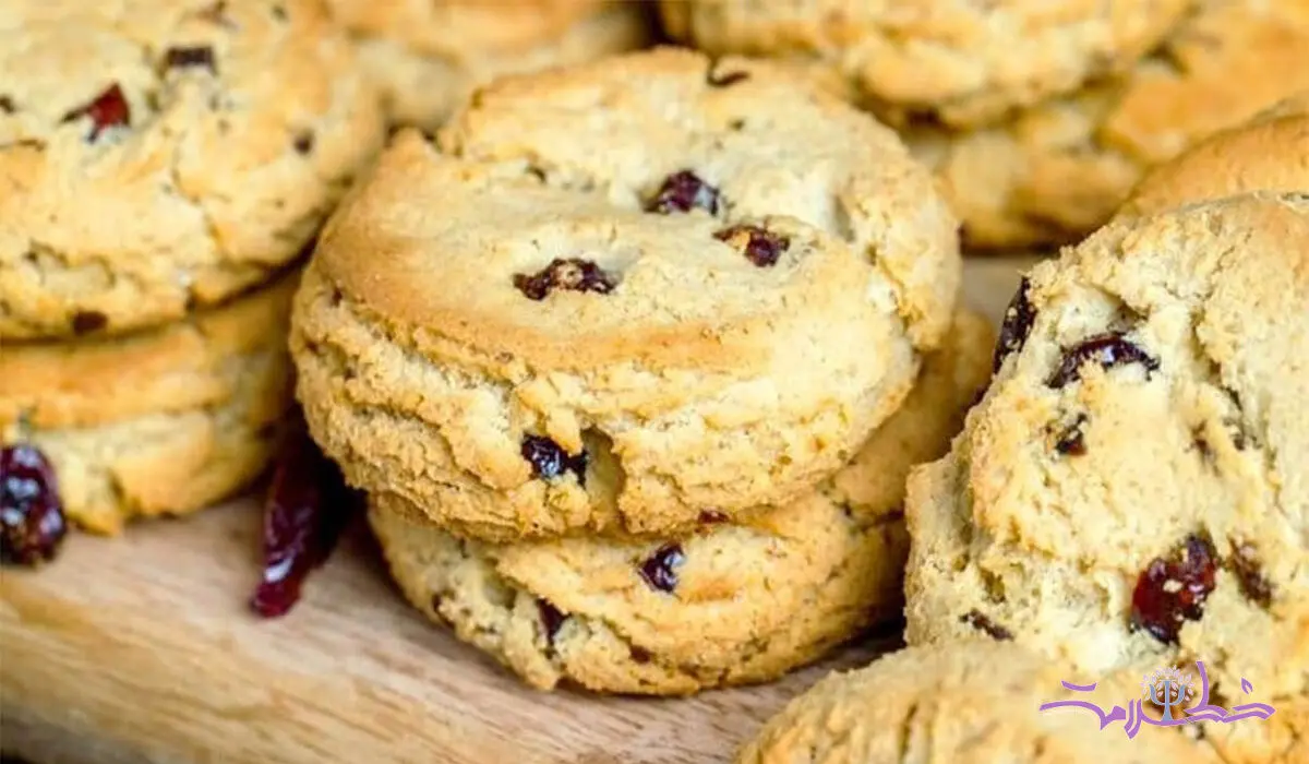 هر روز چقدر می توان کشمش خورد؟ + طرز تهیه شیرینی کشمشی