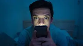 راههای کاهش دادن مدت استفاده از گوشی و نمایشگر 