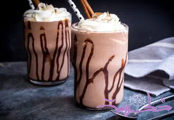 طرز تهیه میلک شیک شکلاتی برای روزهای تعطیل 