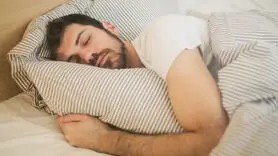 آب آلبالو برای درمان بی خوابی معجزه می کند