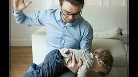 پیامدهای ضربه ملایم به باسن کودکان برای تنبیه 