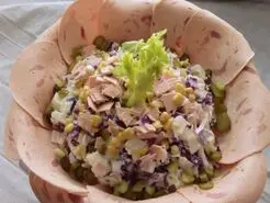 طرز تهیه سالاد کلم سفید با کالباس + فوری و رژیمی 