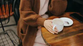 چگونه بدون کافئین بیدار بمانیم؟
