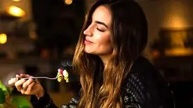 بهترین شام برای خواب راحت: ۷ غذای مغذی که به خواب شبانه کمک می‌کنند!