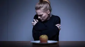 چرا بی اشتهایی عصبی اتفاق می افتد؟