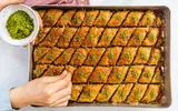 طرز تهیه باقلوا یزدی خانگی