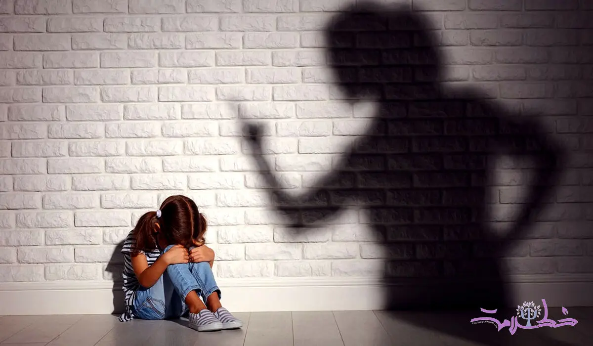 اگر این 5 رفتار را دارید، کنار مادری خودشیفته بزرگ شده اید