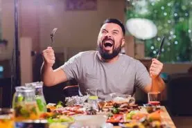 ولع خوردن غذاهای مختلف کمبود های بدن شما را لو می دهد