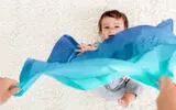 چه بازی هایی را باید در 10 ماهگی با کودک تان انجام دهید